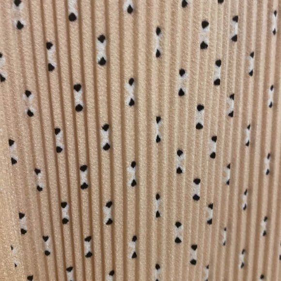 Cream colored blouse - Picture 10 of 10